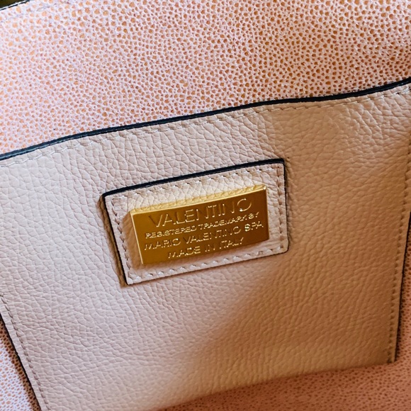 Authentic VALENTINO By Mario leather tote and flap wallet set - Picture 10 of 16